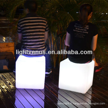 Chine Table de cube matérielle de salon de LED de 30cm PE de Manufactuer